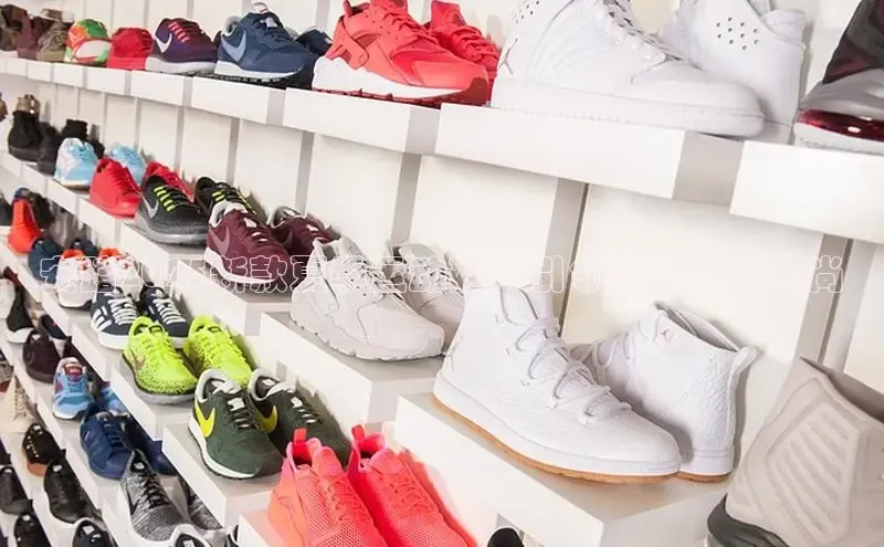 安踏2025新款夏季运动鞋：引领潮流的新风尚